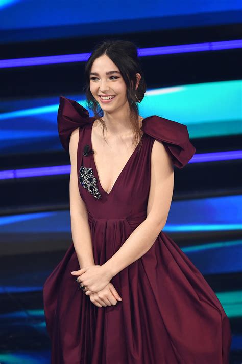 matilda de angelis sanremo prada|Matilda De Angelis: bellissima vestita Prada a Sanremo 2021.